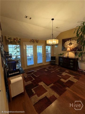 100 Cumberland Way, Savannah, GA 31407