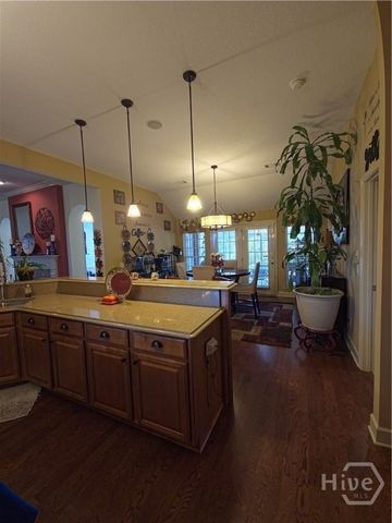 100 Cumberland Way, Savannah, GA 31407