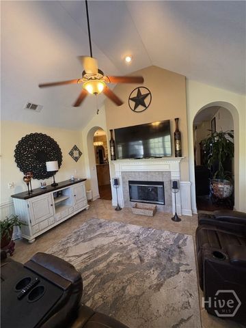 100 Cumberland Way, Savannah, GA 31407