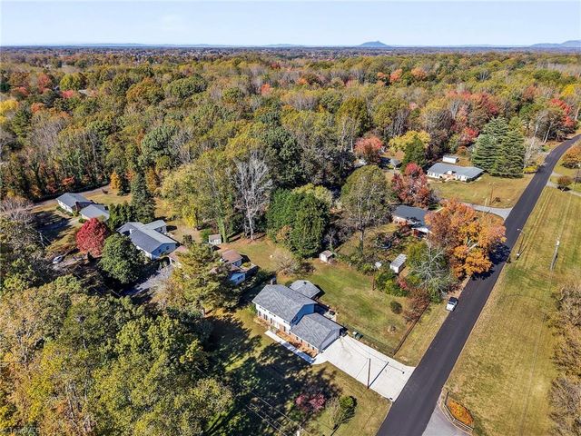 3705 Whitehaven Road, Winston-salem, NC 27106