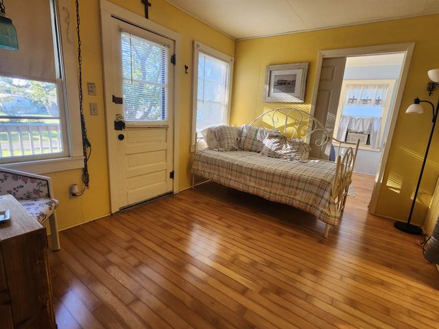 176 Smith Ln, Grand Isle, LA 70358