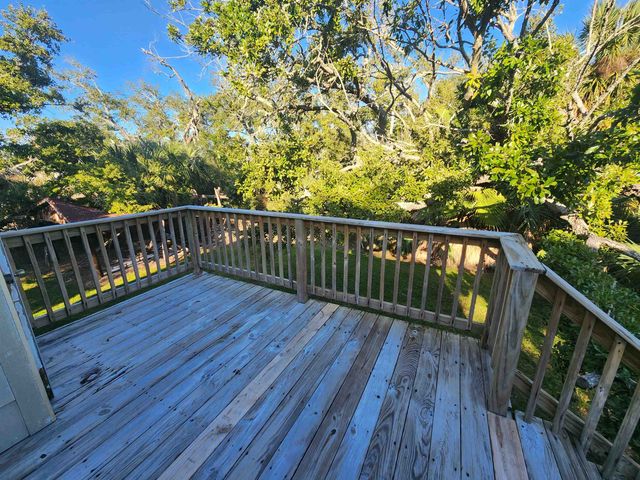 176 Smith Ln, Grand Isle, LA 70358