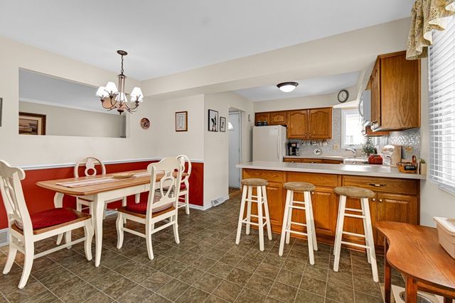 18538 Oakley Avenue, Lansing, IL 60438