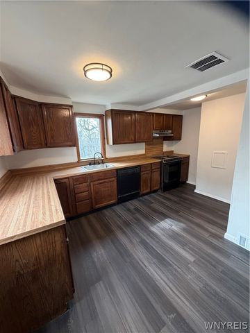 35 Hewitt Avenue, Buffalo, NY 14215