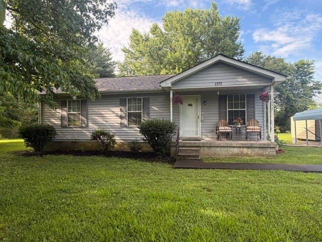 1337 Oaklawn Rd, Chapmansboro, TN 37035