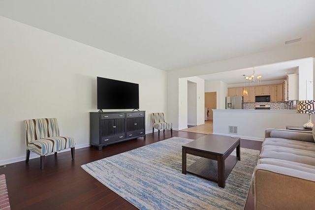 93 Robert Road, Marlborough, MA 01752