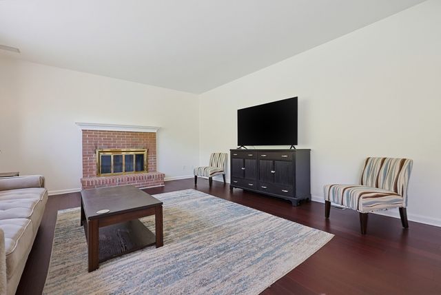 93 Robert Road, Marlborough, MA 01752