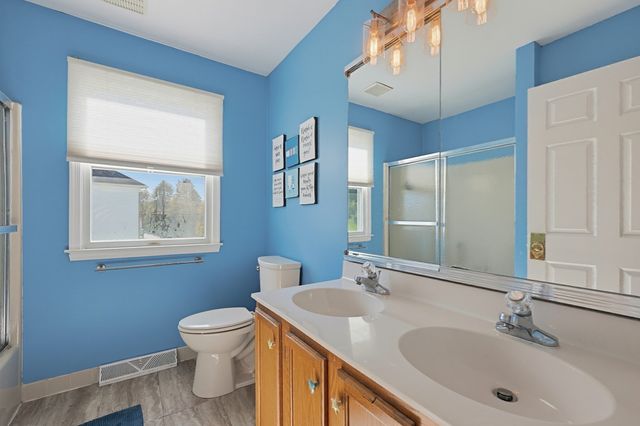 93 Robert Road, Marlborough, MA 01752