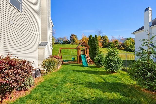 93 Robert Road, Marlborough, MA 01752