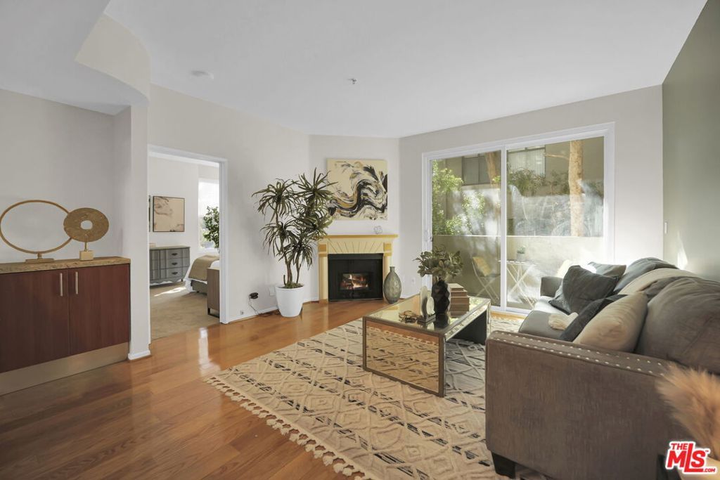 620 S Gramercy Place 135, Los Angeles, CA 90005 — exterior