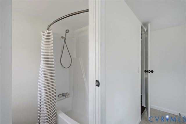 287 Taylor Ln, Essex, VA 22560