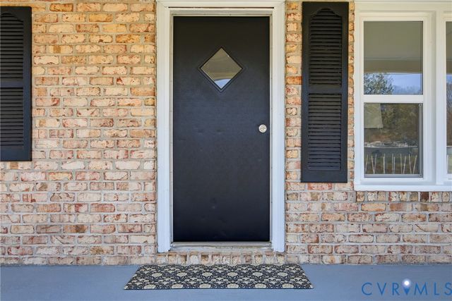 287 Taylor Ln, Essex, VA 22560