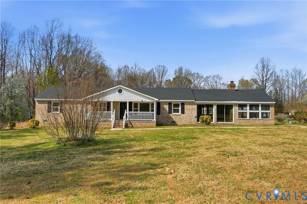 287 Taylor Ln, Essex, VA 22560