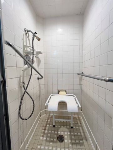 1307 W 15th Street Place S, Newton, IA 50208