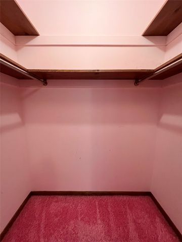 1307 W 15th Street Place S, Newton, IA 50208