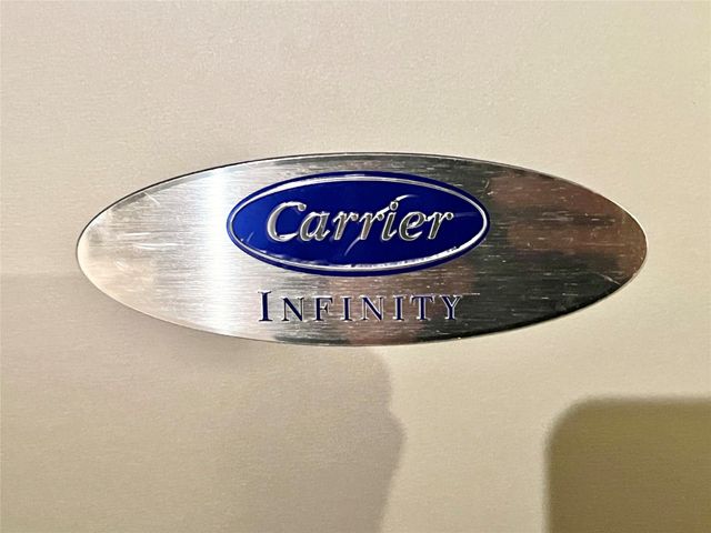 1307 W 15th Street Place S, Newton, IA 50208