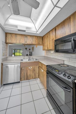 103 LAKEVIEW PLACE, Oldsmar, FL 34677