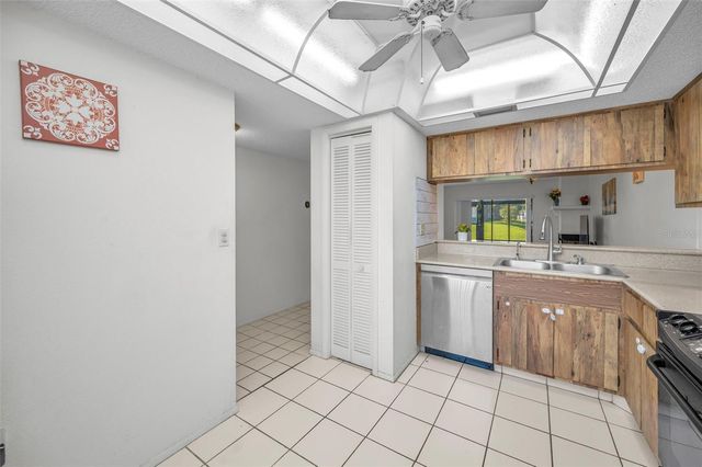 103 LAKEVIEW PLACE, Oldsmar, FL 34677