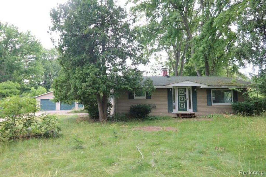 6048 N Lapeer Road, Fostoria, MI 48435