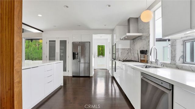 2000 Nautilus Lane, Newport Beach, CA 92660