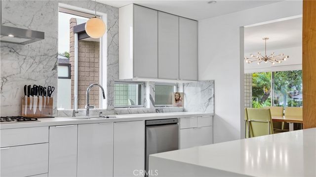 2000 Nautilus Lane, Newport Beach, CA 92660