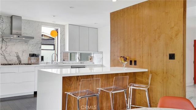 2000 Nautilus Lane, Newport Beach, CA 92660