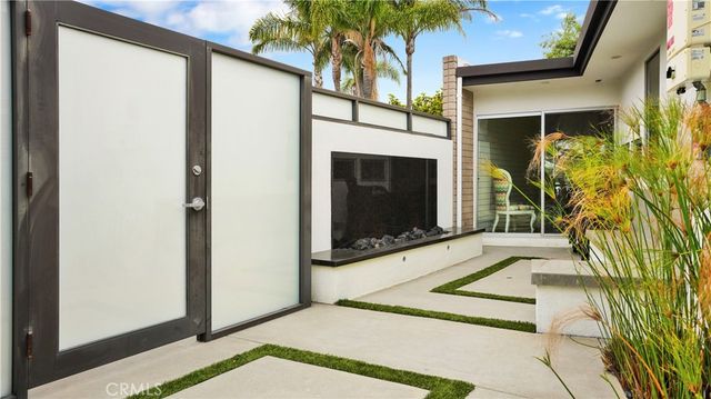 2000 Nautilus Lane, Newport Beach, CA 92660