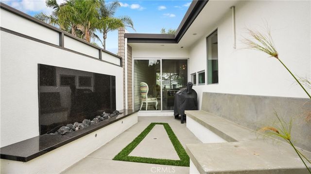 2000 Nautilus Lane, Newport Beach, CA 92660
