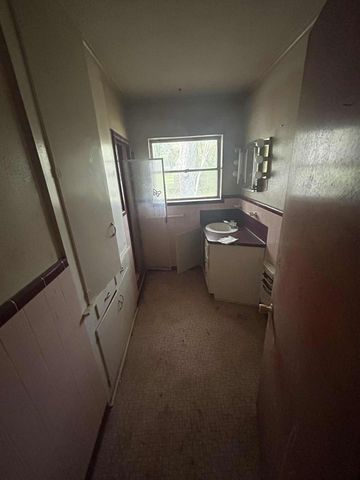 1122 E Houston, Crockett, TX 75835