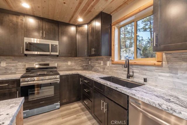 478 Cedar Lane, Sugarloaf, CA 92386