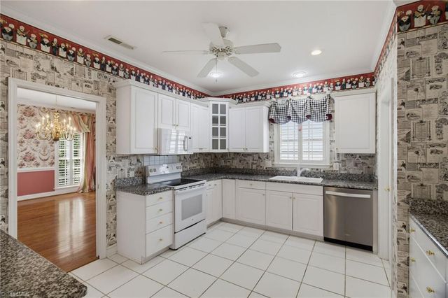 148 Brooks Landing Drive, Winston-salem, NC 27106
