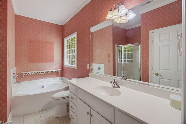 148 Brooks Landing Drive, Winston-salem, NC 27106