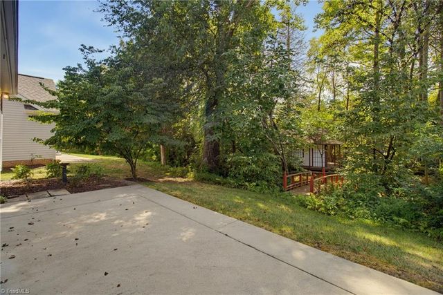 148 Brooks Landing Drive, Winston-salem, NC 27106