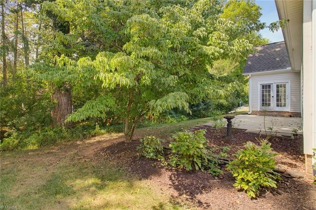 148 Brooks Landing Drive, Winston-salem, NC 27106