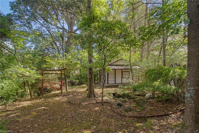 148 Brooks Landing Drive, Winston-salem, NC 27106