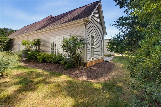148 Brooks Landing Drive, Winston-salem, NC 27106
