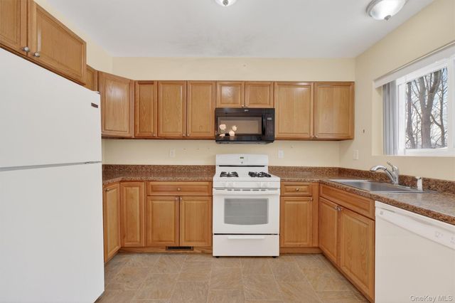 9 Nicole Circle 3, Ossining, NY 10562