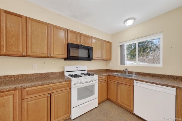 9 Nicole Circle 3, Ossining, NY 10562