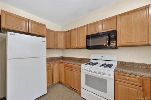 9 Nicole Circle 3, Ossining, NY 10562