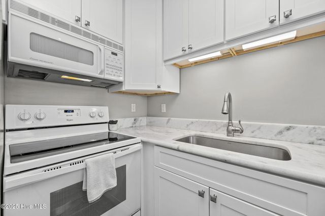 121 Old Causeway Road 12, Atlantic Beach, NC 28512