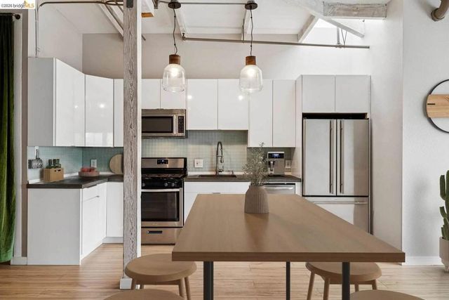 958 28th ST 21, Oakland, CA 94608