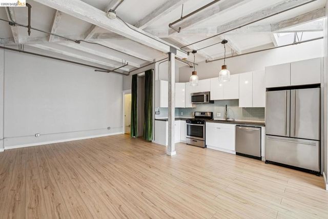 958 28th ST 21, Oakland, CA 94608