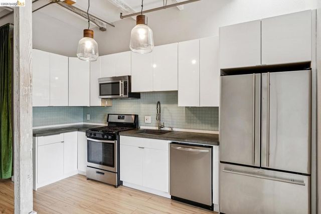 958 28th ST 21, Oakland, CA 94608