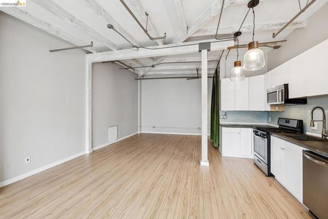 958 28th ST 21, Oakland, CA 94608