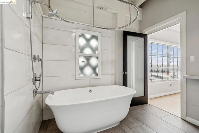 958 28th ST 21, Oakland, CA 94608