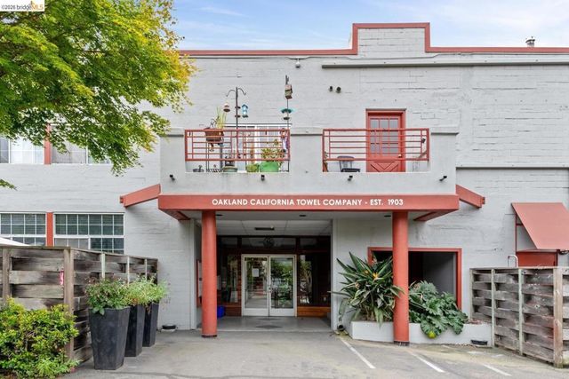 958 28th ST 21, Oakland, CA 94608