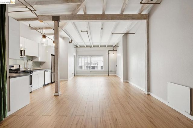 958 28th ST 21, Oakland, CA 94608