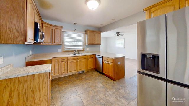 2900 Mcafee Drive, Hobart, IN 46342