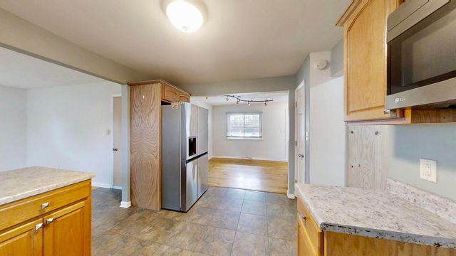 2900 Mcafee Drive, Hobart, IN 46342
