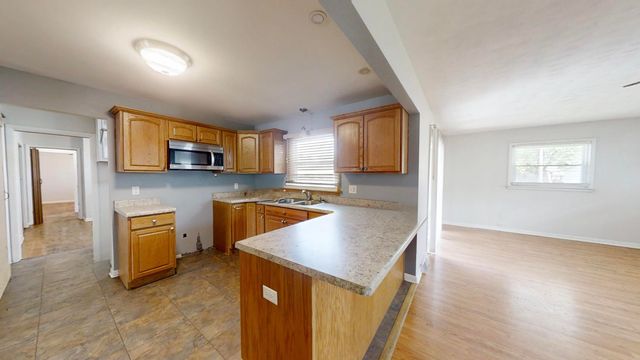 2900 Mcafee Drive, Hobart, IN 46342